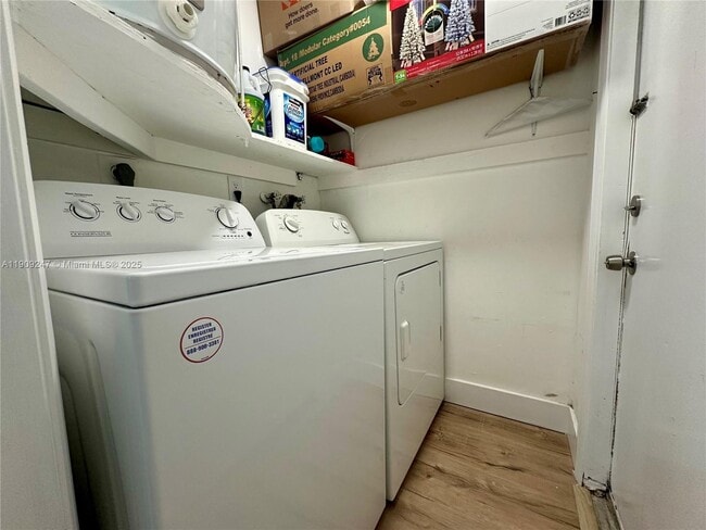 Building Photo - 6040 SW 35th St