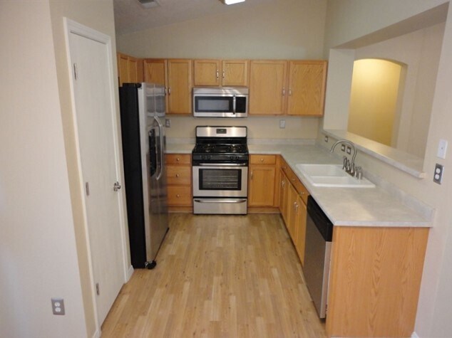 Building Photo - 7448 Sanderling Rd NW