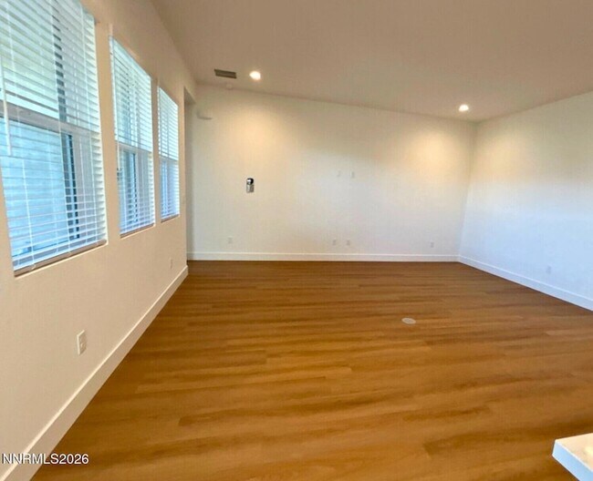 Building Photo - 7328 Oakmont Ln