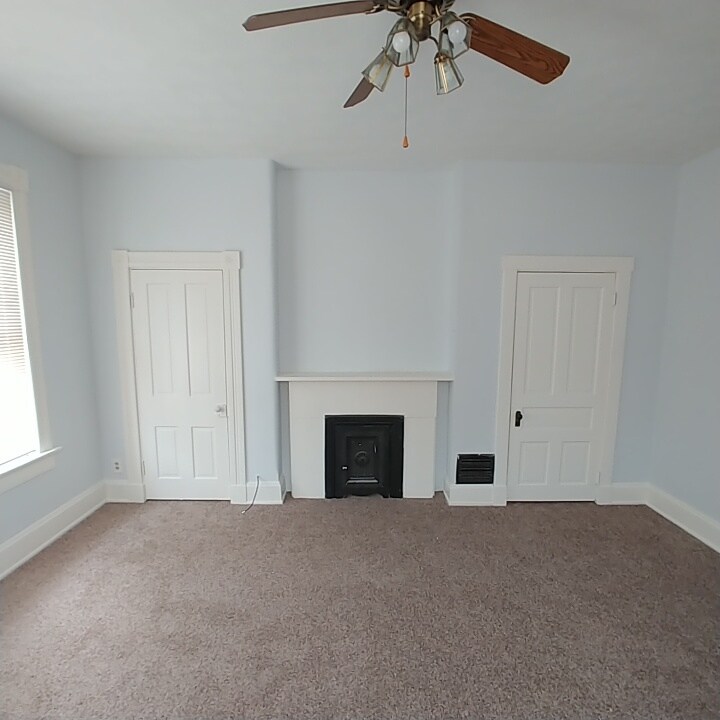 Building Photo - 559 E Epworth Ave