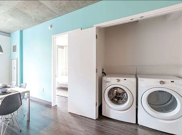 Building Photo - 215 W Lake St