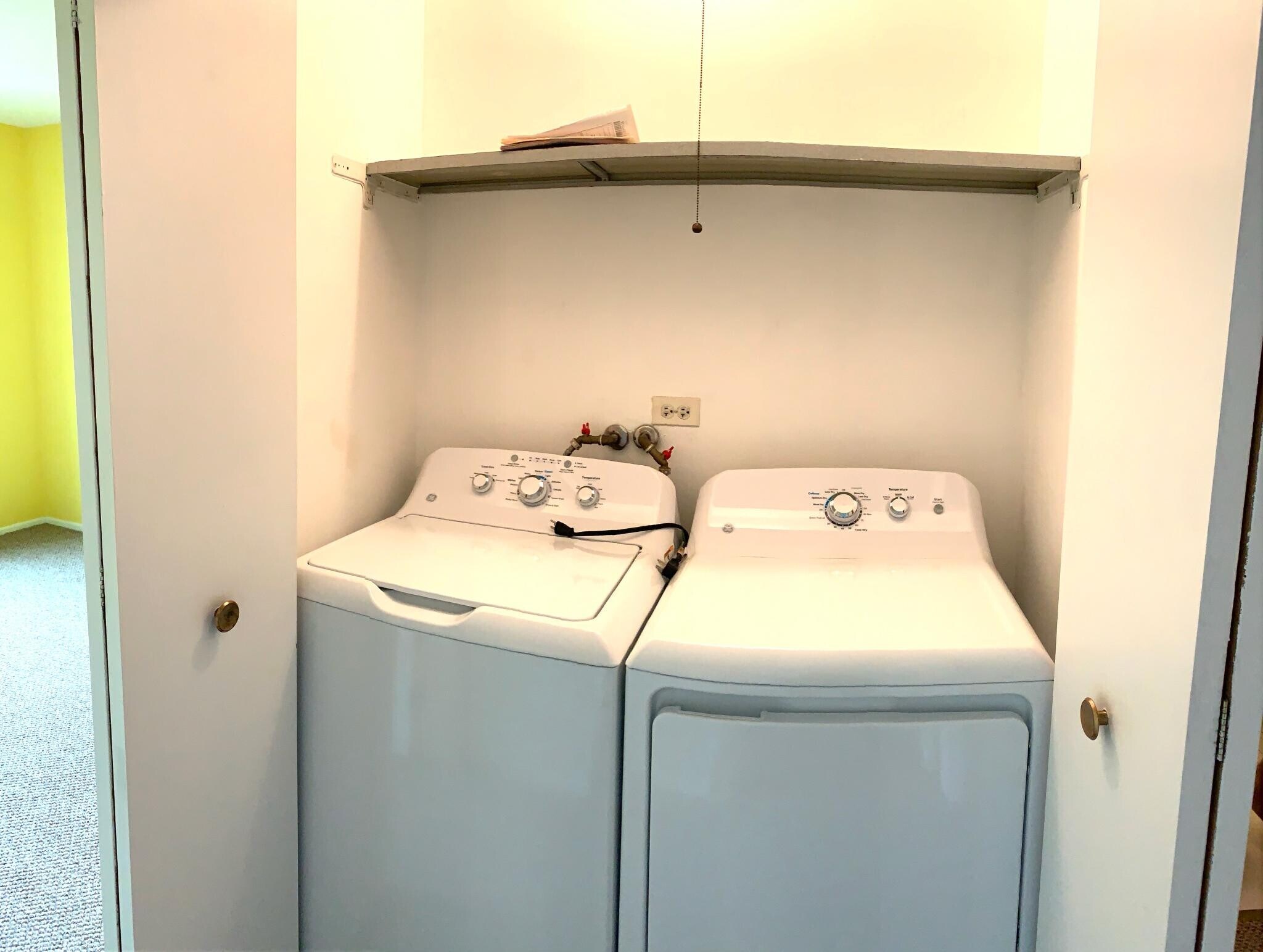 In-unit laundry - 466 Buchanan Ct