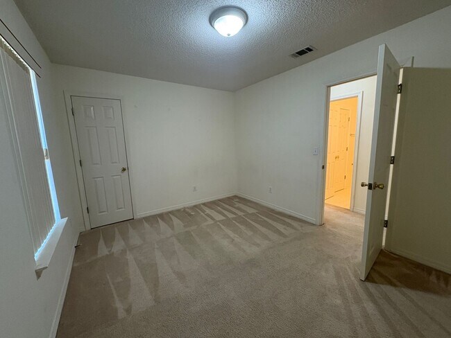 Building Photo - 37 3rd St
