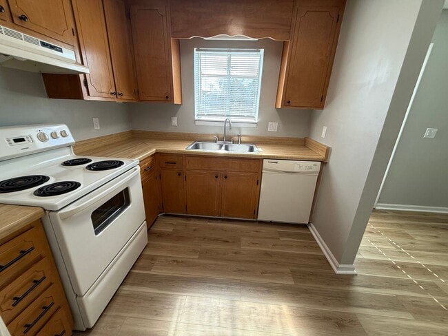 Building Photo - 940 Glenn Unit 503