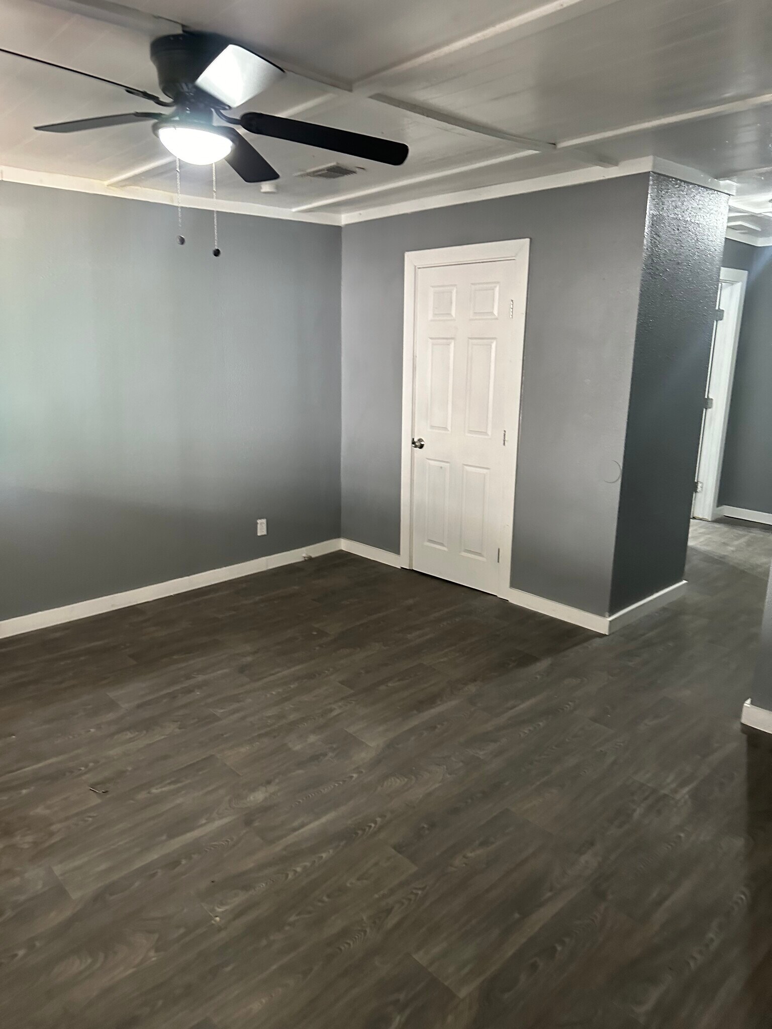Building Photo - 311 Glamis Ave