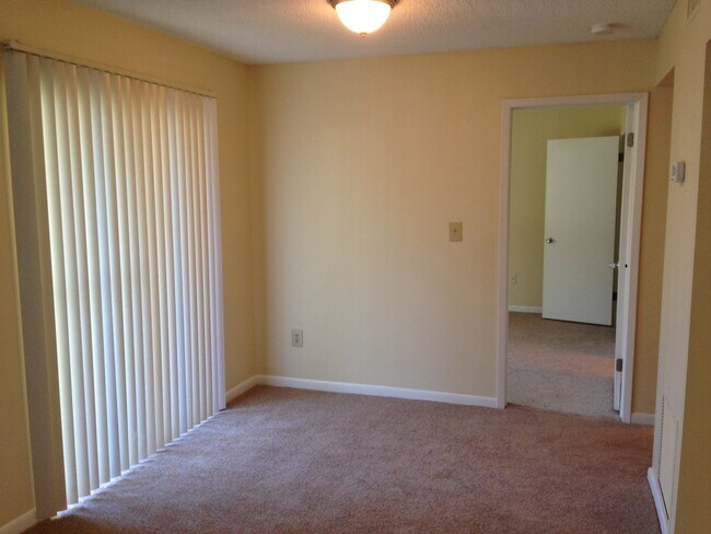 Building Photo - Wonderful 1 Bedroom 1st Floor