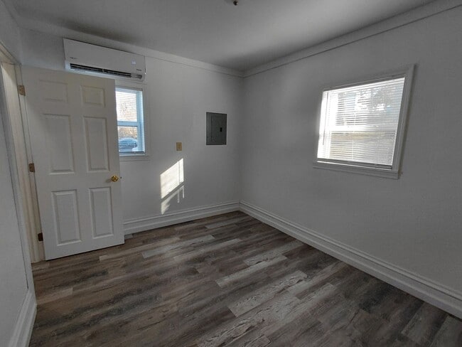 Building Photo - Close to S&T University