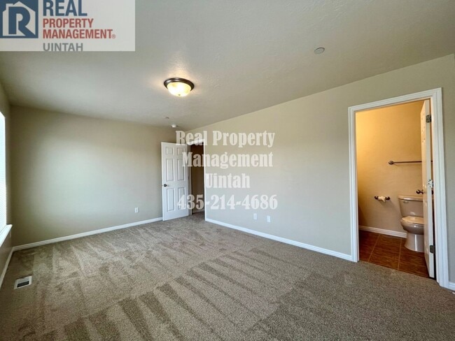 Building Photo - 693 E 1400 S