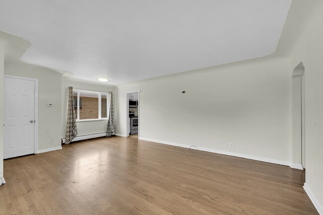 Building Photo - $3,045.00 5 bed, 2 bath located in Denver