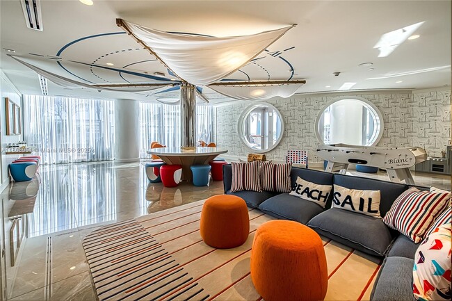 Building Photo - 15701 Collins Ave