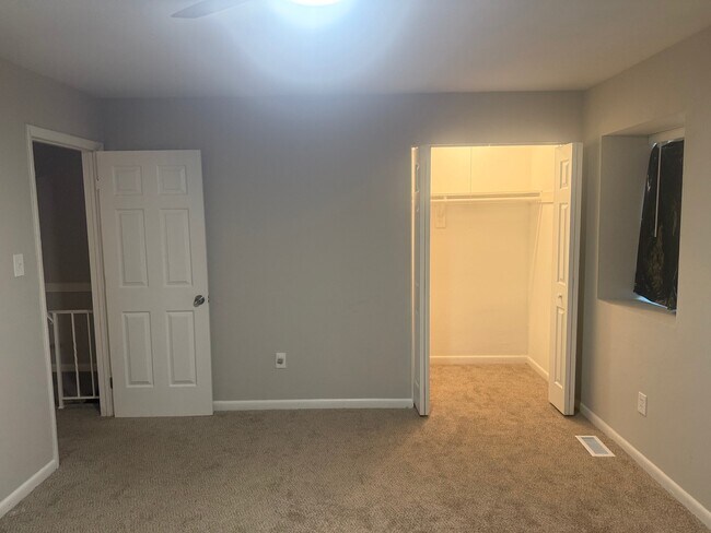 Building Photo - 5627 Banbury Ct