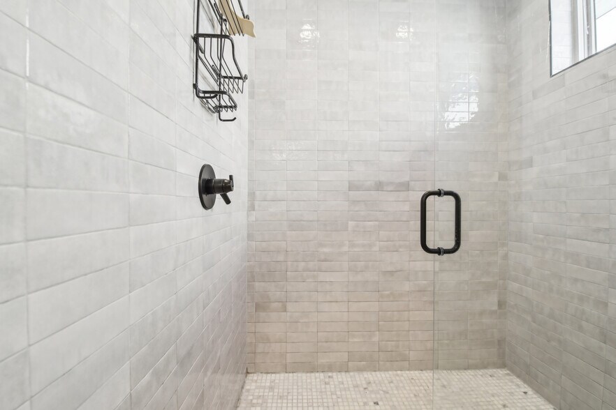 Building Photo - 25 S Washington St