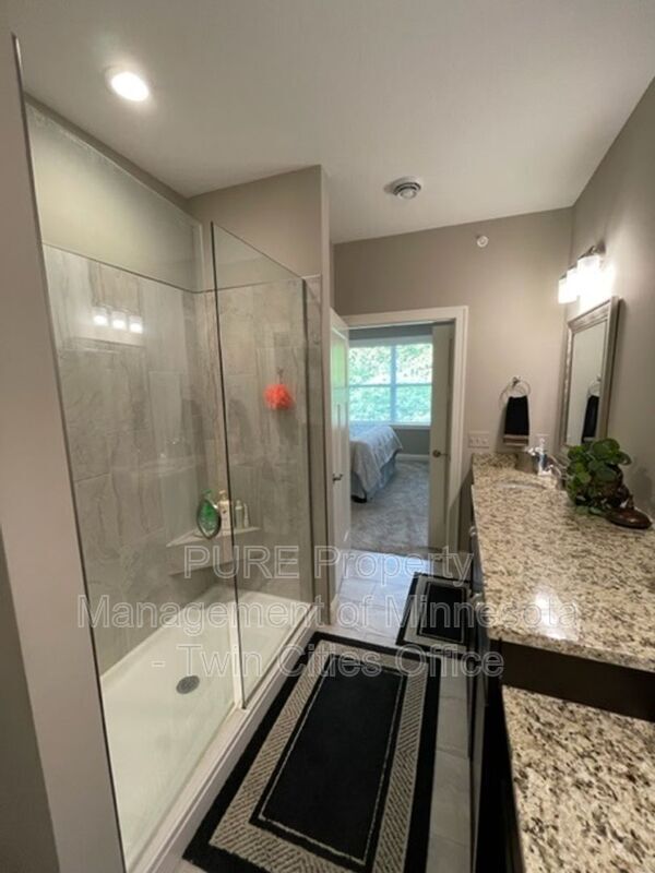 Building Photo - 631 Liberty Wy