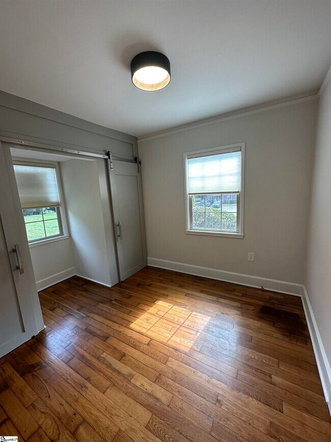 Building Photo - 600 University Ridge