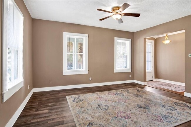 Building Photo - 112 Espejo St