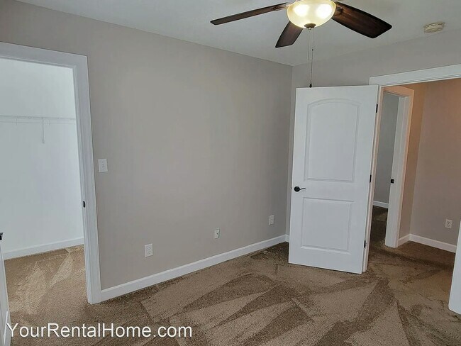 Building Photo - 82 Grove Hill Ln