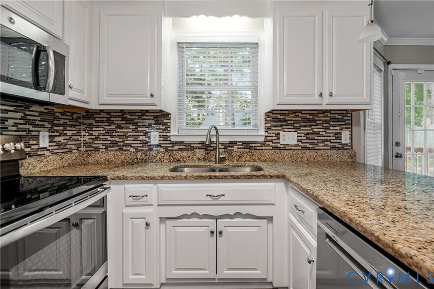 Building Photo - 3924 Liberty Point Dr