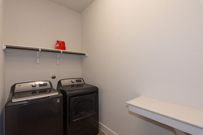 Building Photo - 404 Panzano Dr
