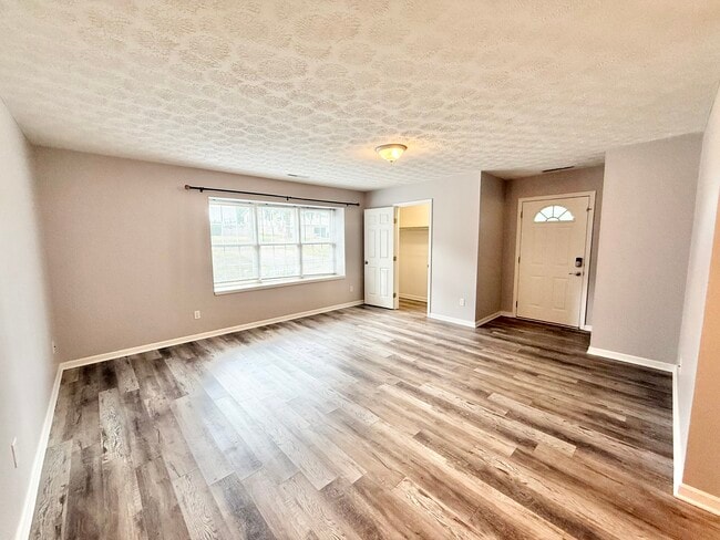 Building Photo - 328 Belle Ave SW
