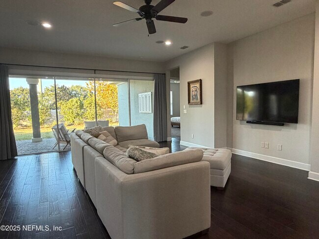 Building Photo - 168 Bronson Pkwy