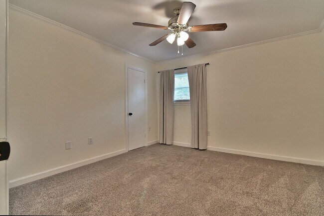 Building Photo - Riverhill Apartments