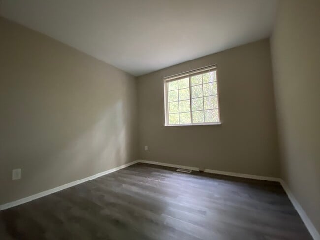 Building Photo - 7708 Crown Crest Ct