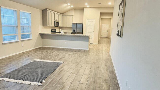 Building Photo - 212 Rollingwood Dr