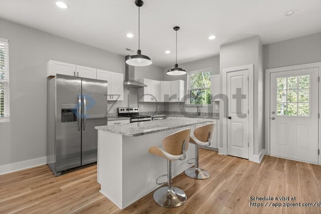 Building Photo - 106 Snyder Ct NE