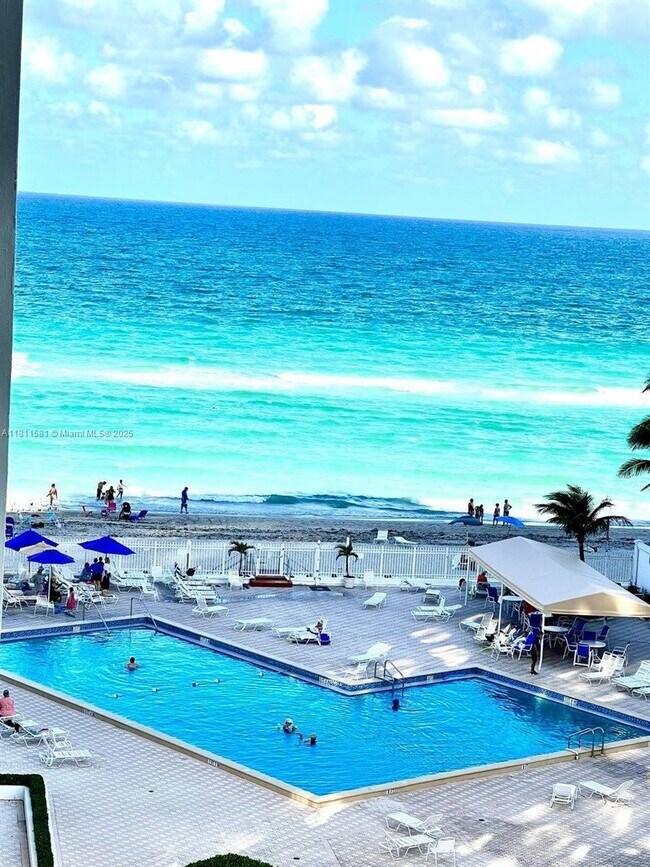 Building Photo - 3505 S Ocean Dr
