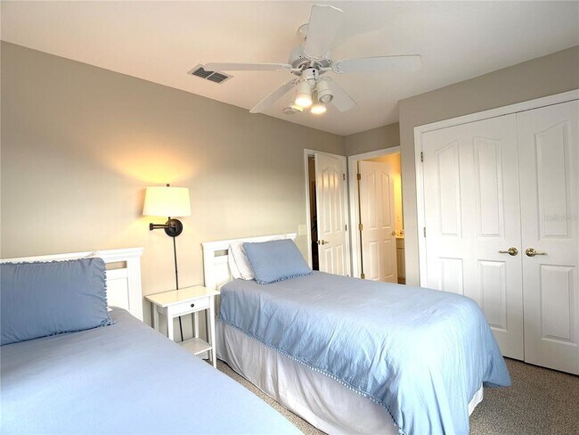 Building Photo - 104 Vista Loop