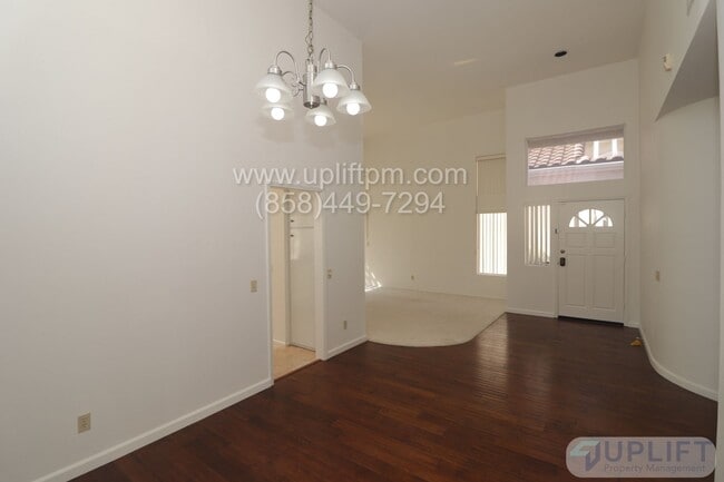 Building Photo - 3 Bed, 2 Bath Single Story Home