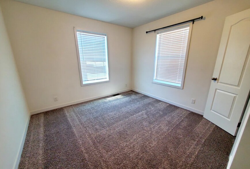 Building Photo - 9269 Windjammer Dr