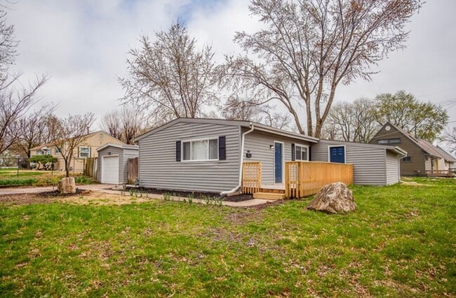 Building Photo - COMING SOON! 3 Bed 1 Bath home in Kansas C...
