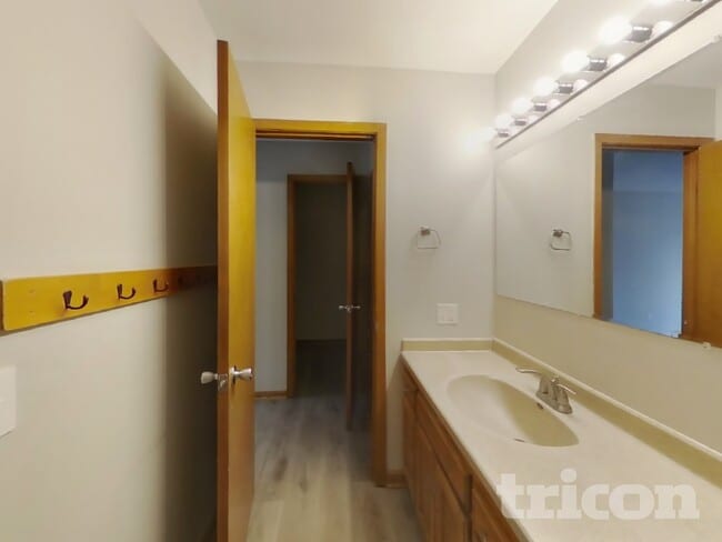 Building Photo - 4350 Thornhill Ln