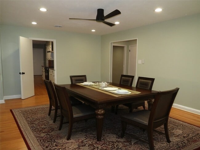 Building Photo - 3316 Darby Ln