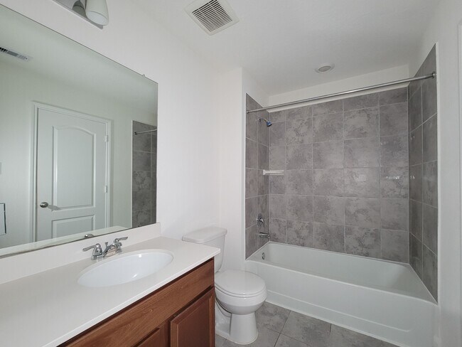 Building Photo - 727 Hardwood Grv Ct