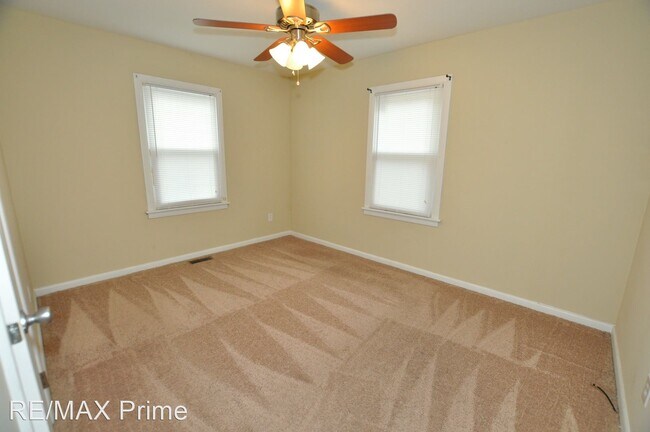 Building Photo - 3 br, 1 bath House - 104 Gumwood Drive