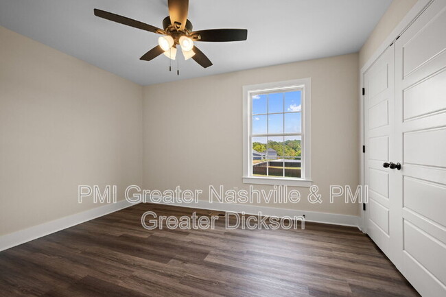 Building Photo - 3005 Longview Court