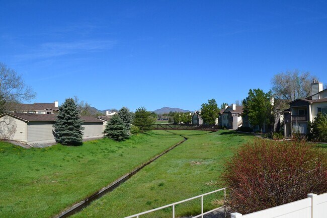 Building Photo - Best 2 Bed, 2 Bath Condo in Willow Ranch.
