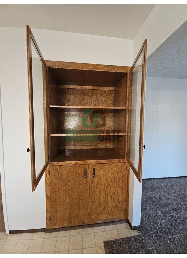 Building Photo - Beautiful 3 BEDROOM 2 BATH HOME IN MODESTO...