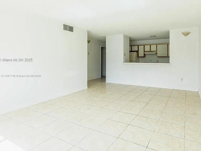 Building Photo - 14850 Naranja Lakes Blvd