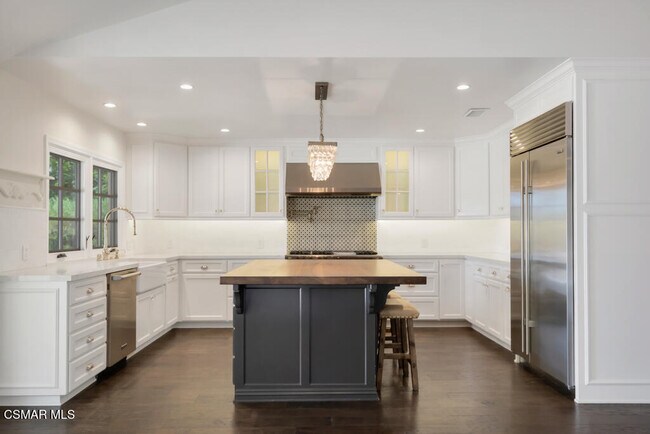 Building Photo - 2076 Hillsbury Rd