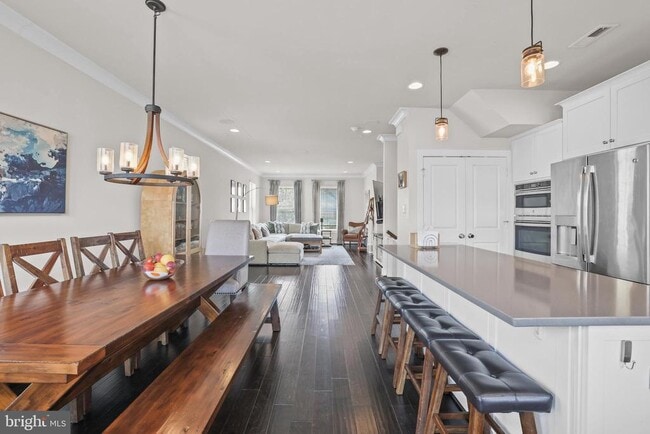 Building Photo - 1737 13th St S