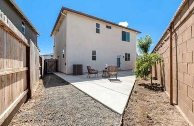 Building Photo - 3049 N Dudley St