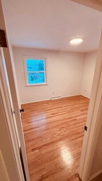 Building Photo - 42 Young Ave