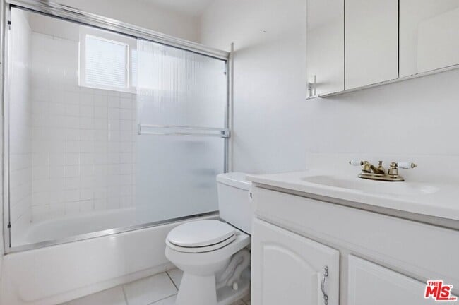 Building Photo - 515 N Alfred St