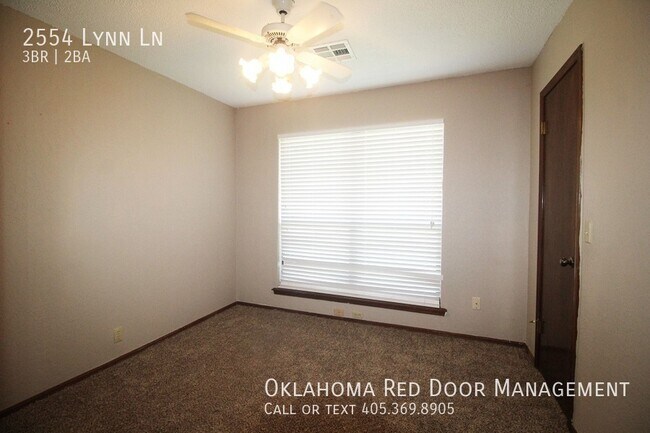 Building Photo - 2554 Lynn Ln