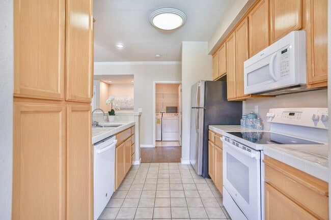 Building Photo - 38740 Tyson Ln