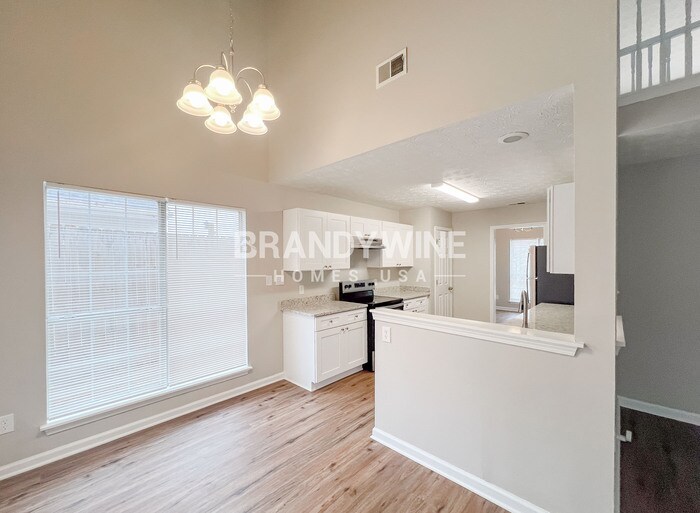 Building Photo - 305 Shadetree Ln