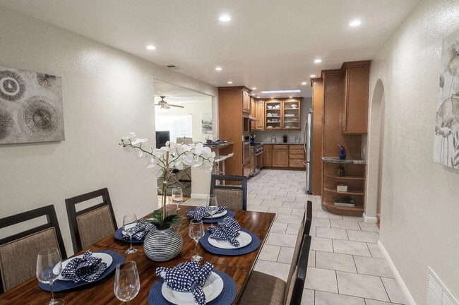 Building Photo - 1915 Washington St